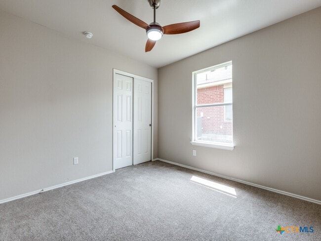 Building Photo - 204 Pine Arbol
