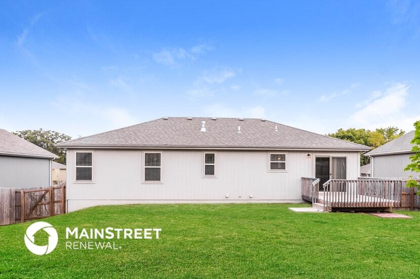 Building Photo - 1309 NW Hilltop Ln