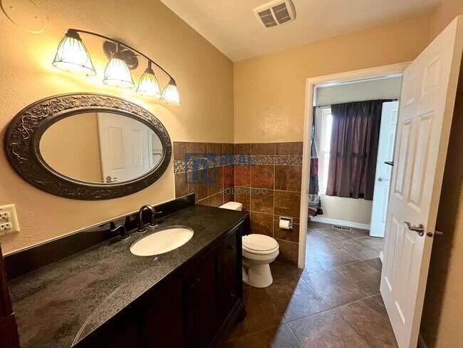 Building Photo - 5070 Montebello Pl