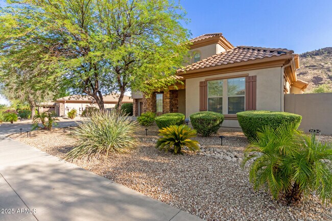 Building Photo - 5811 W Bonanza Ln