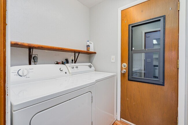 Building Photo - Spacious 2 Bedroom 2 Bath Home in Georgetowne