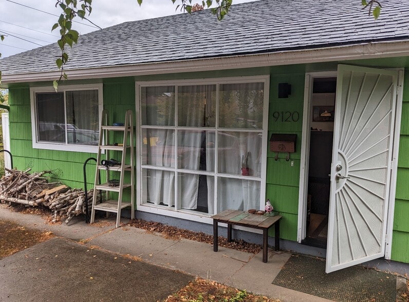 Building Photo - 9120 N Tioga Ave