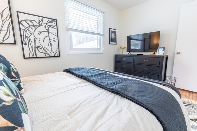 Building Photo - 17035 9th Ave N