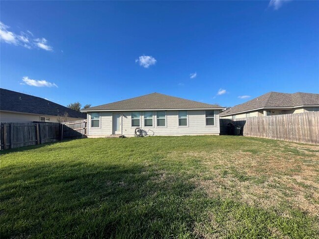 Building Photo - 7820 Little Deer Trail