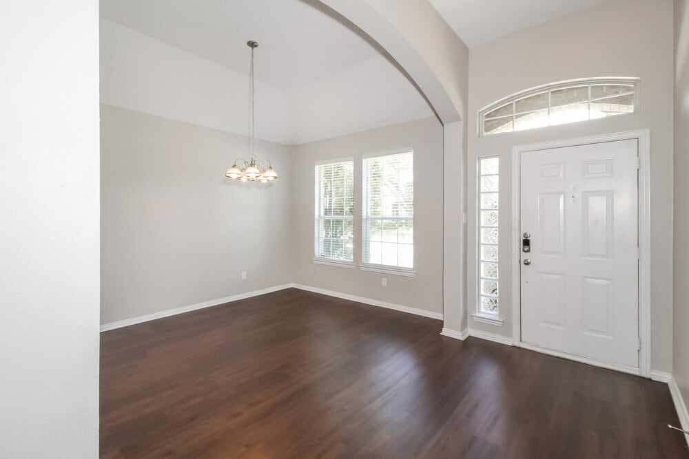 Building Photo - 828 Pinnacle Cir