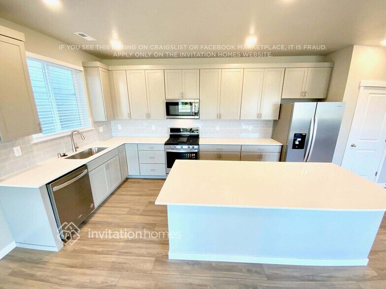 Building Photo - 934 Burwood St SE