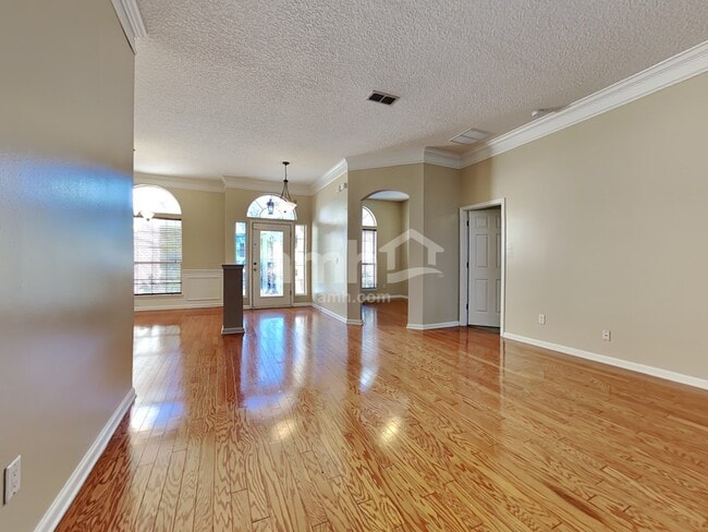 Building Photo - 821 Templeton Ln