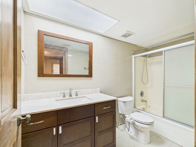 Building Photo - Private Pool - No HOA