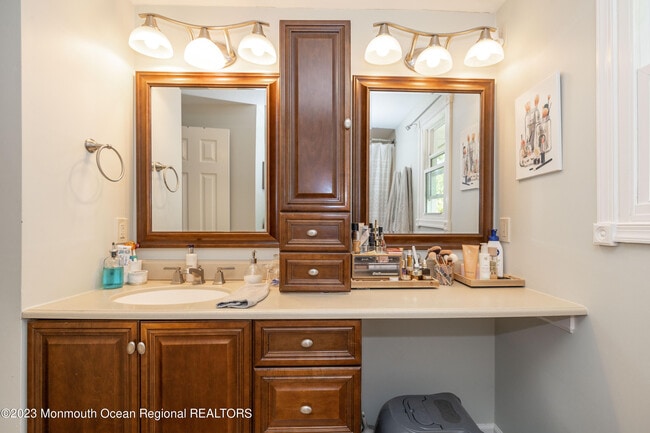 Building Photo - 38 Claridge Dr