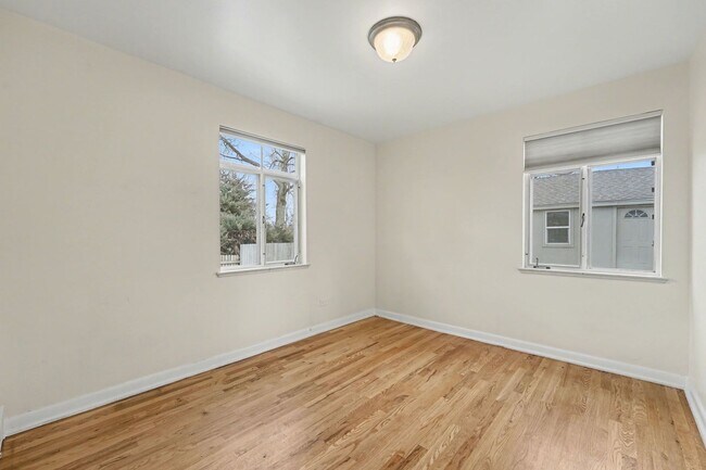 Building Photo - 3Bed/1Bath Home in Littleton