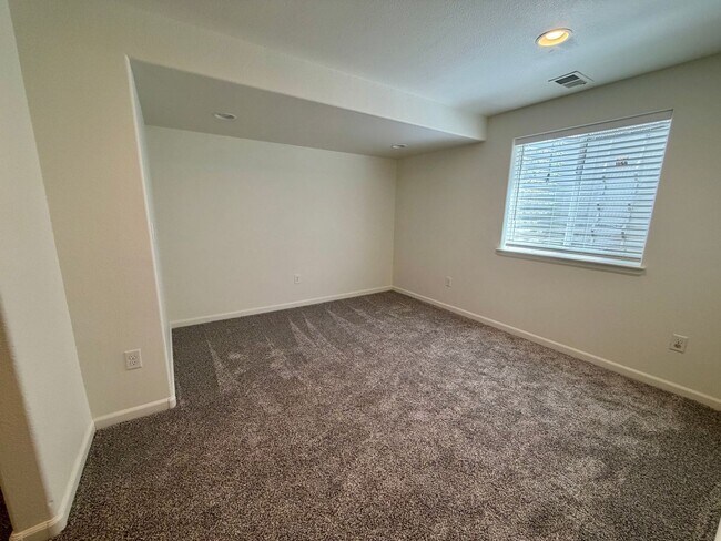Building Photo - 3302 68th Ave Ct