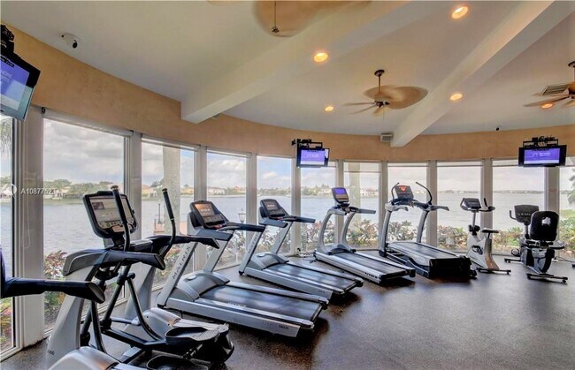 Building Photo - 16331 SW 49th Ct