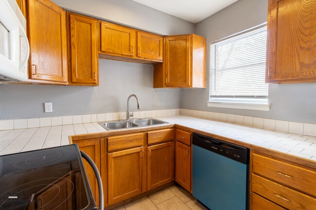 Building Photo - 1708 Cimarron Trail