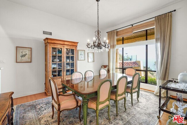 Building Photo - 4244 Avenida De La Encinal