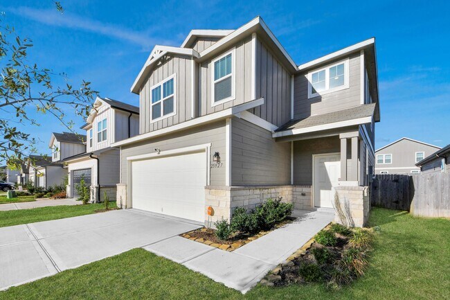 Building Photo - 25927 Chicory Dr