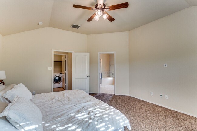 Building Photo - 3-BEDROOM, SINGLE STORY HOME IN CANDLEWOOD...