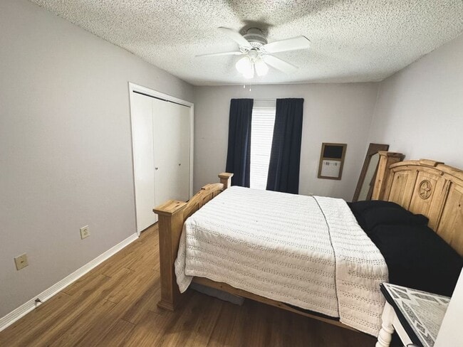 Building Photo - Beautiful 2 bedroom Townhouse!!!!!!!!!!!!