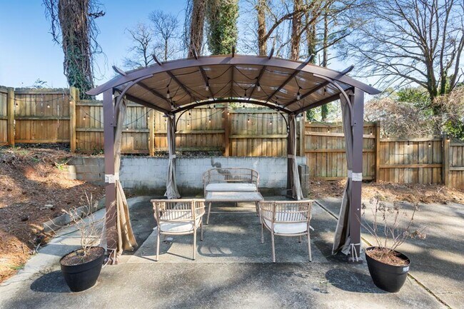 Building Photo - 640 Quillian Ave