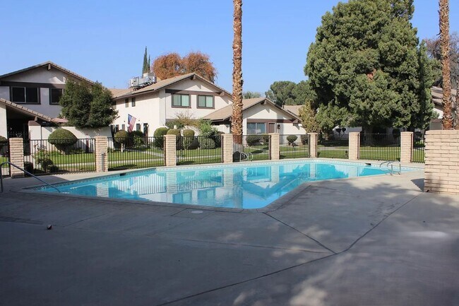 Building Photo - 3333 El Encanto Ct