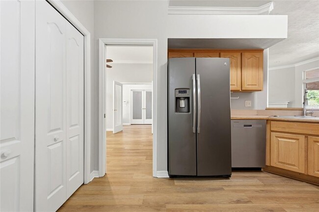 Building Photo - 1111 SW 80th Dr