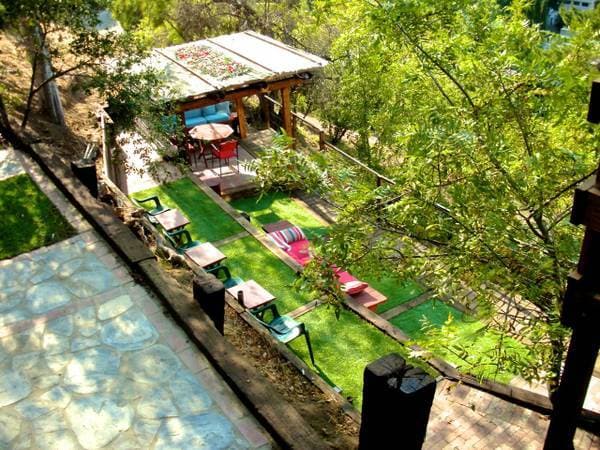 Building Photo - 8561 Cole Crest Dr