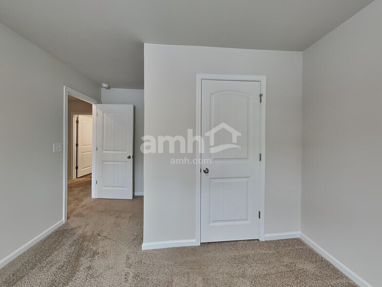 Building Photo - 3264 Emberly Dr