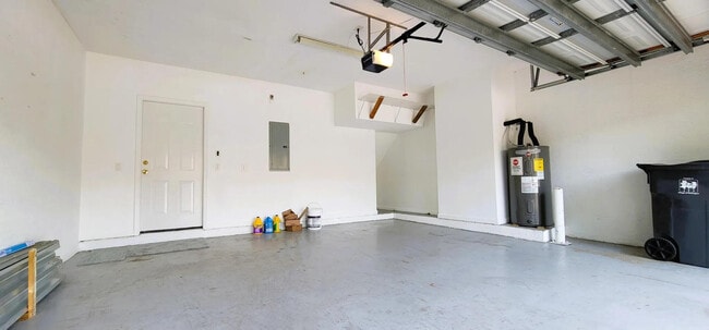 Building Photo - 9138 Dupont Pl