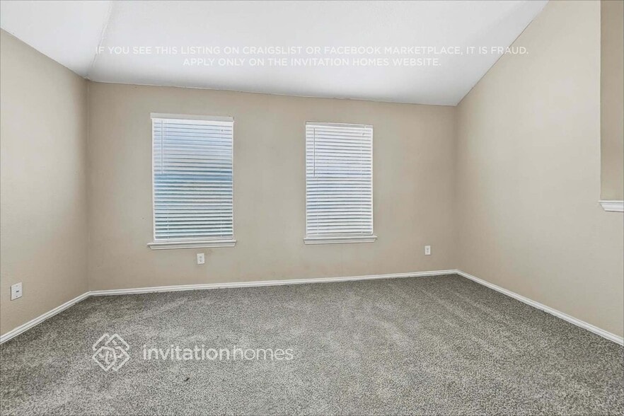 Building Photo - 4000 Iris Ct