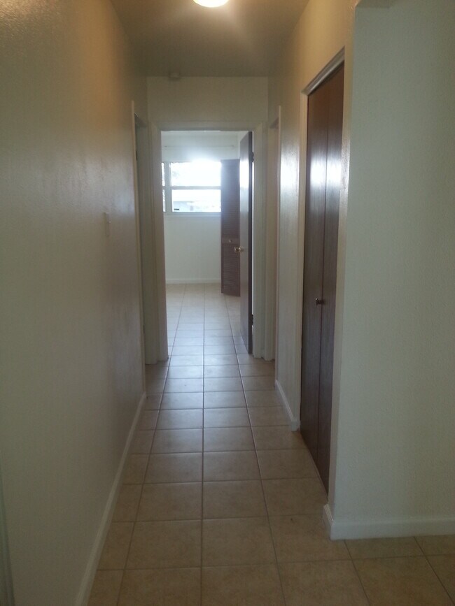 Building Photo - 503 Demya Dr