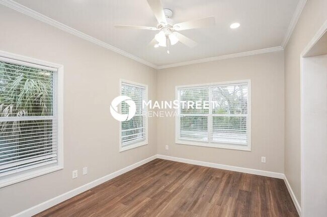 Building Photo - 2720 13th Ave S