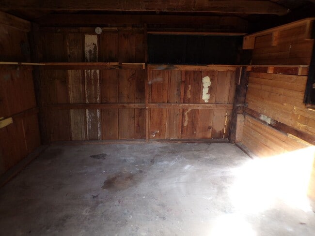 Building Photo - Fresh Installed Floors !!! Upgraded Bathro...