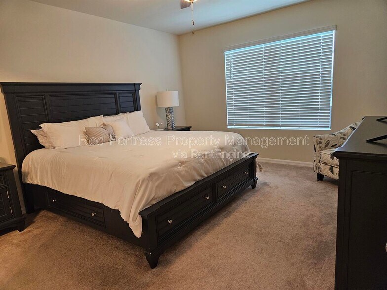 Building Photo - 16031 Enclaves Cove Dr