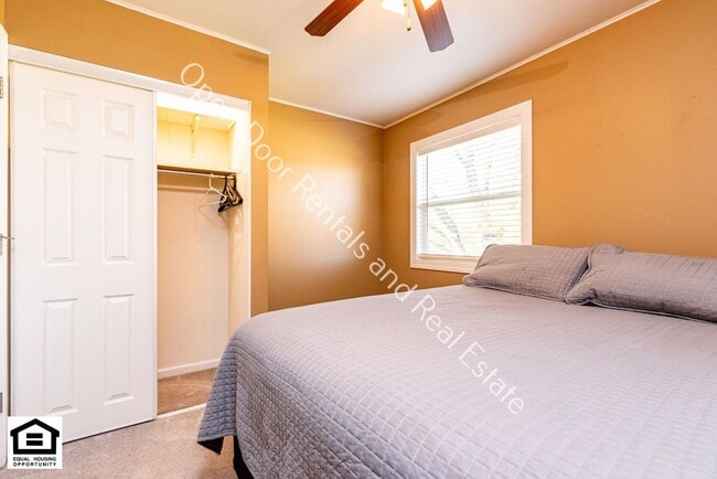 Building Photo - 40 Ln 375 Lake James