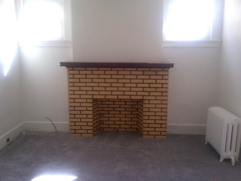 Bedroom - 116 N 5th St