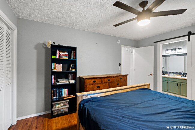 Building Photo - 9202 Cam Island Cir