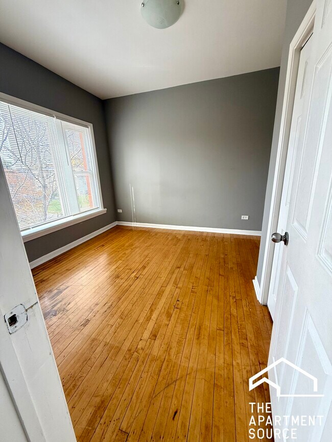 Building Photo - 4058 W Congress Pkwy