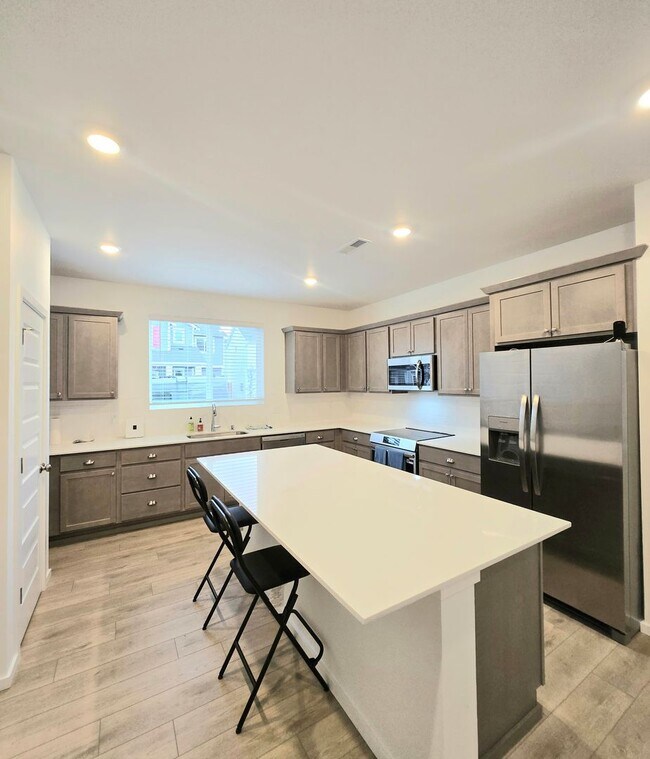 Building Photo - 3 Bed, 3.5 Bath in the New Madrona Ridge Neighborhood For Rent!