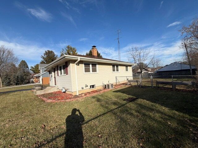 Building Photo - 9229 27th Ave