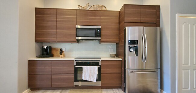 Building Photo - 284 W Silverthorn Ln