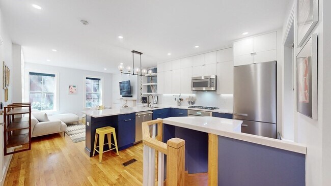 Primary Photo - 43 Garden St