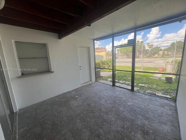 Building Photo - 2655 NW 60th Way