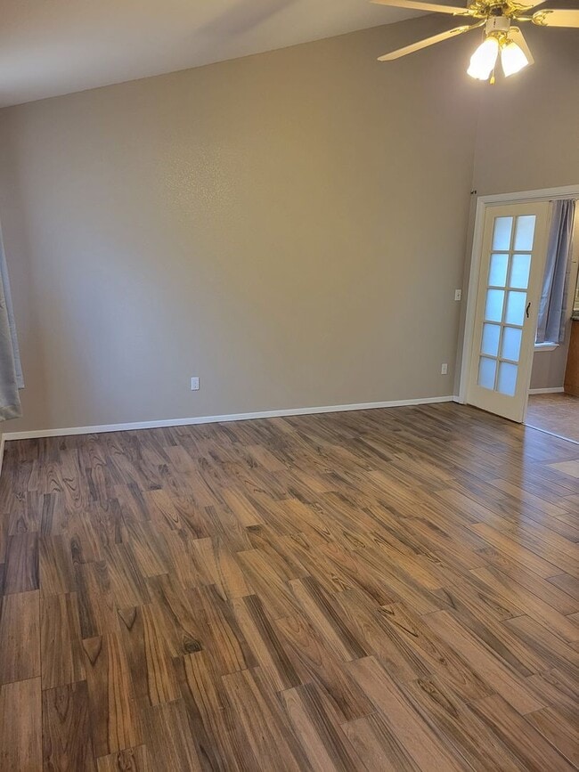 Building Photo - Beautiful 3 bedroom/2 Bath Home!