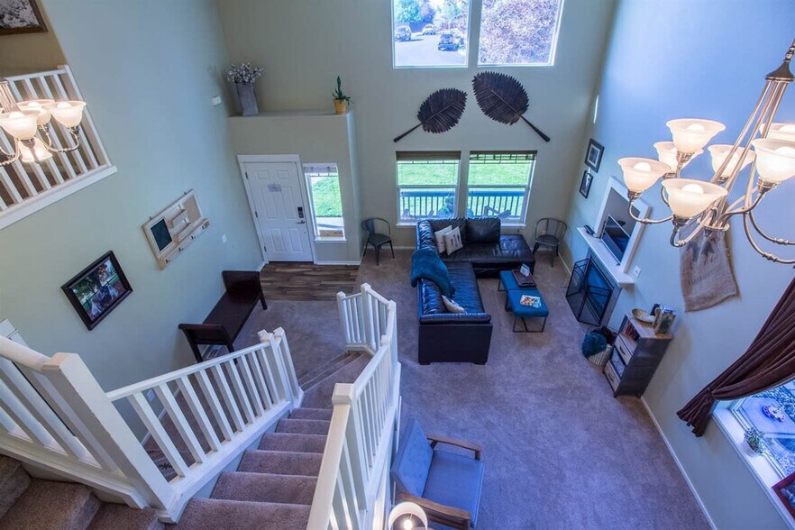 Building Photo - 63055 Yampa Way