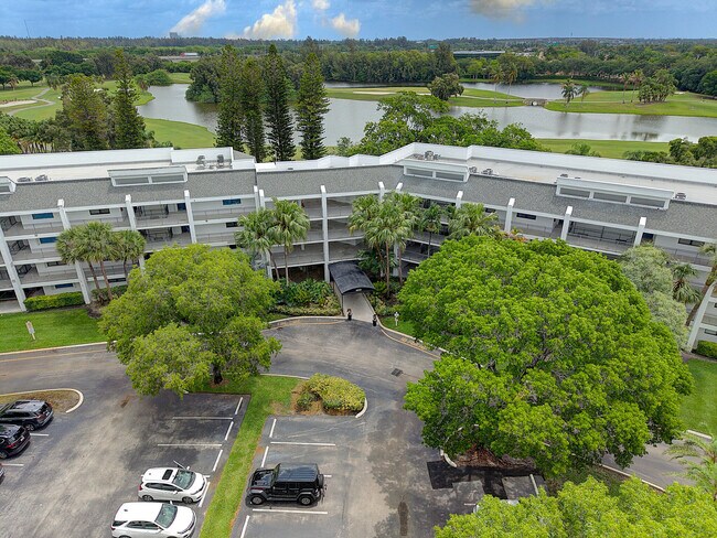 Building Photo - 16141 Blatt Blvd