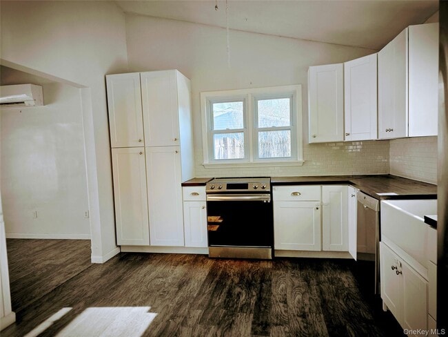 Building Photo - 20 Princeton St