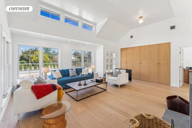 Building Photo - 25 Lamb Ave