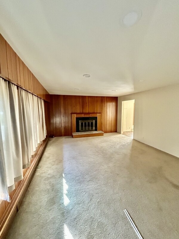 Building Photo - 606 Mead Ave