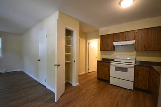 Building Photo - Cross Timbers Apartment