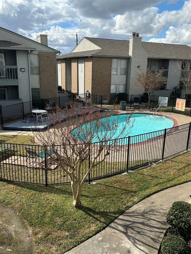 Building Photo - 260 El Dorado Blvd