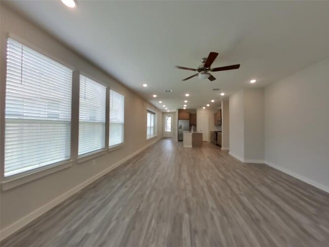 Building Photo - 556 Raglands Rd